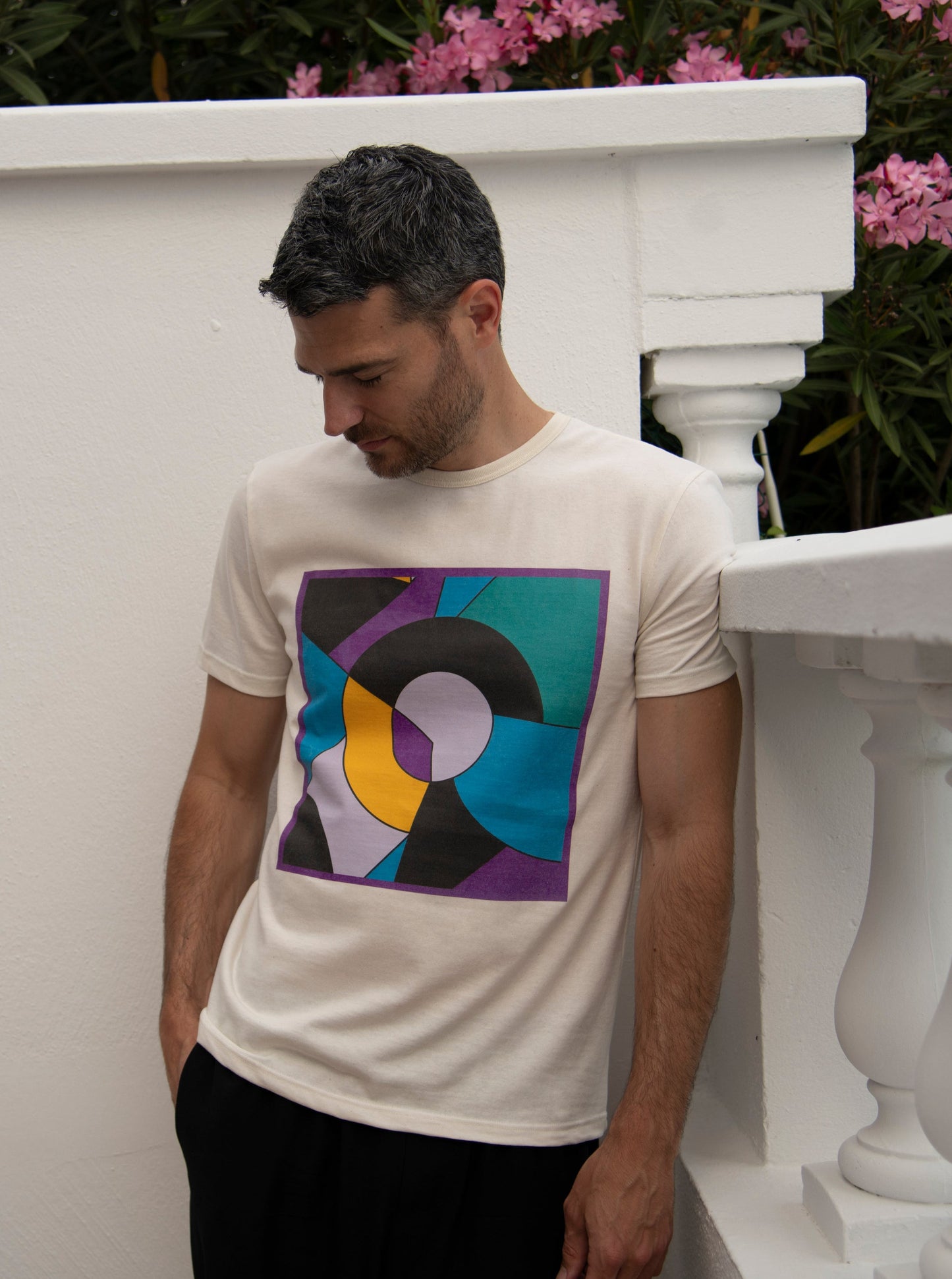 t shirt cotton bio with geometric print in acqua green, yellow, blue, black and purple